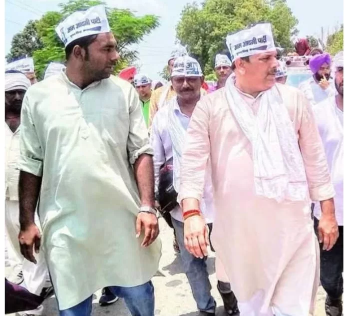 जब केंद्र की सत्ताधारी पार्टी द्वारा पूर्ण बहुमत के अंहकार में सरेआम लोकतंत्र की हत्या की जा रही है तब लोकतंत्र और संविधान की रक्षा के लिए संजय भैया ने अपनी मज़बूत उपस्थिति दर्ज कराई: इमरान लतीफ़ | New India Times