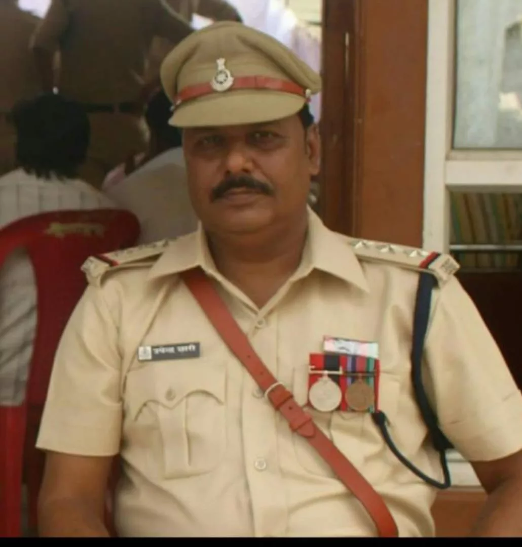 थाना ग्वालियर पुलिस ने कुत्ते के कार से टकराने के विवाद को लेकर पटवारी पर फायर करने वाले बाल अपचारी को लिया अभिरक्षा में | New India Times