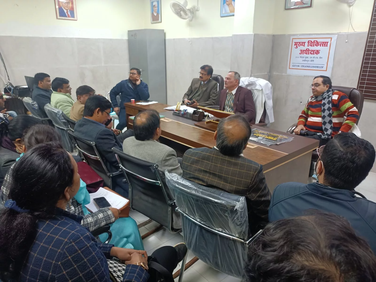 नवागत प्रधानाचार्य मेडिकल कॉलेज ने चिकित्सकों के साथ की महत्वपूर्ण बैठक | New India Times