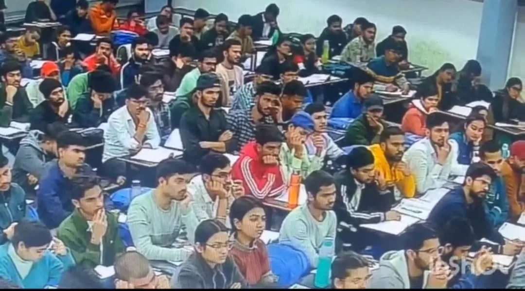 इंदौर में 18 साल के छात्र की हार्ट अटैक से मौत, कोचिंग इंस्टीट्यूट में पढ़ाई के दौरान की घटना | New India Times