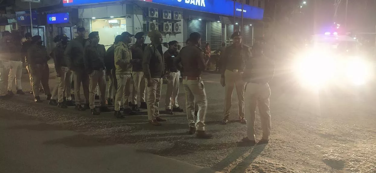 शांति व्यवस्था बनाए रखने के लिए पुलिस प्रशासन ने किया फ्लैग मार्च | New India Times