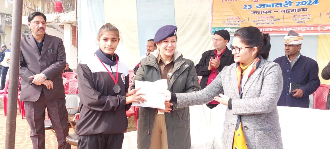 ‘‘विकसित भारत संकल्प यात्रा‘’ के उपलक्ष्य में आयोजित प्रतियोगिताएं सम्पन्न, डीएम ने एसपी के साथ विजयी प्रतिभागियों को किया सम्मानित | New India Times