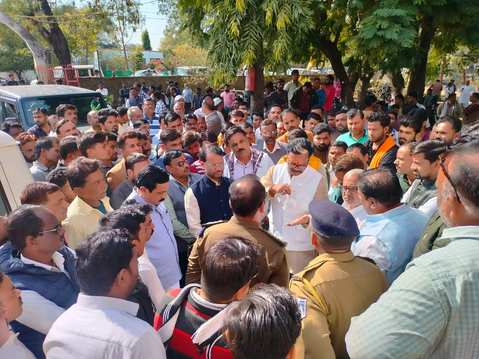 गणतंत्र दिवस के मुख्य समारोह के दौरान बवाल, भीम आर्मी के चार कार्यकर्ता गिरफ्तार | New India Times