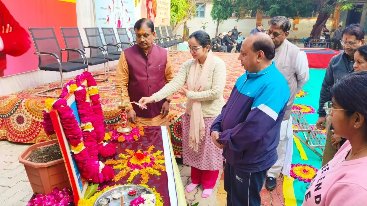 सामूहिक सूर्य नमस्कार का किया गया आयोजन | New India Times