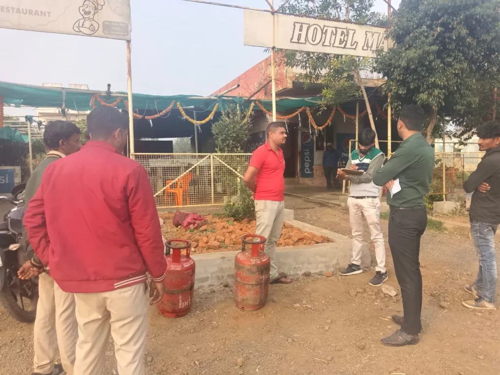 खाद्य एवं राजस्व विभाग के संयुक्त दल द्वारा व्यावसायिक प्रतिष्ठान, होटल, रेस्टोरेंट, ढाबों का किया गया आकस्मिक निरीक्षण | New India Times