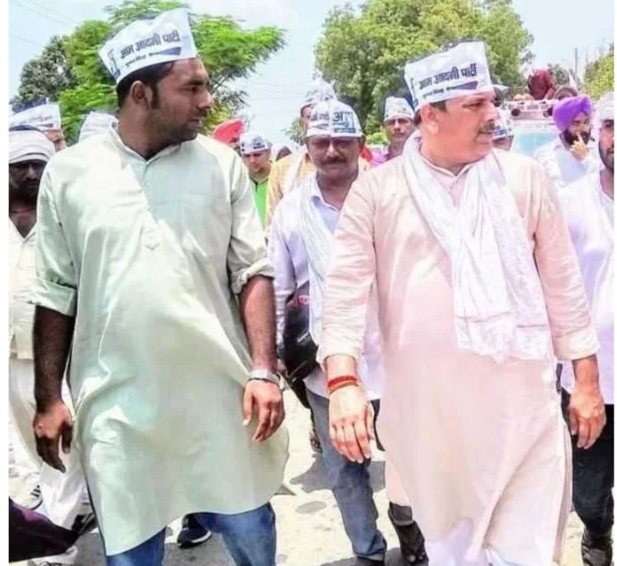 जब केंद्र की सत्ताधारी पार्टी द्वारा पूर्ण बहुमत के अंहकार में सरेआम लोकतंत्र की हत्या की जा रही है तब लोकतंत्र और संविधान की रक्षा के लिए संजय भैया ने अपनी मज़बूत उपस्थिति दर्ज कराई: इमरान लतीफ़ | New India Times