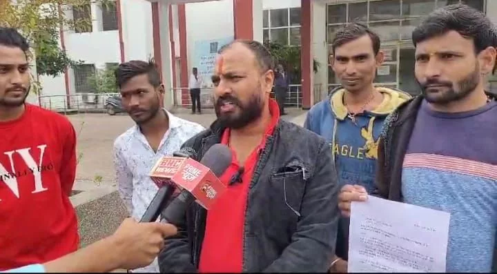 ठाकुर प्रियांक सिंह ने बुरहानपुर कलेक्टर से की रोटी बैंक में भ्रष्टाचार की शिकायत, संचालक ने संस्था को किया बंद 2 ठाकुर प्रियांक सिंह ने बुरहानपुर कलेक्टर से की रोटी बैंक में भ्रष्टाचार की शिकायत, संचालक ने संस्था को किया बंद | New India Times