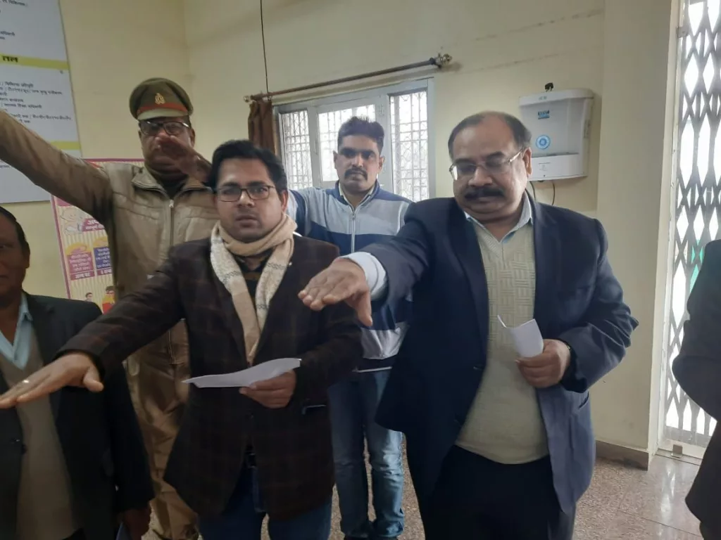 युवा पीढ़ी को बर्बाद कर रहा है नशा: सीएमओ डॉ संतोष गुप्ता 2 युवा पीढ़ी को बर्बाद कर रहा है नशा: सीएमओ डॉ संतोष गुप्ता | New India Times