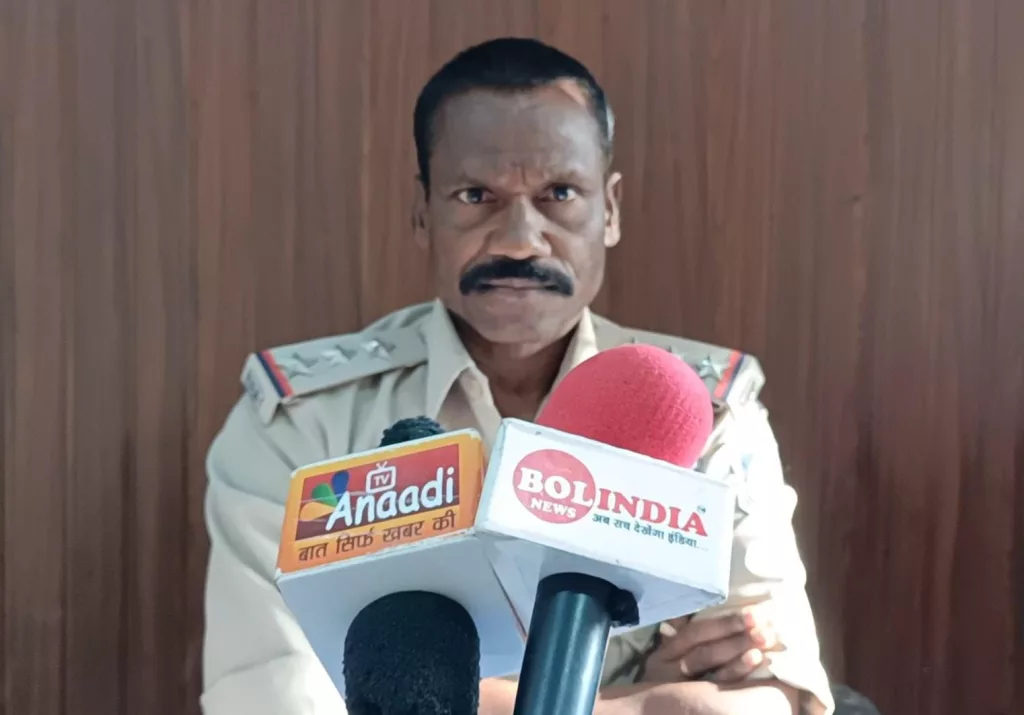 जुआरियों की महफिल पर पुलिस की दबीश, 7 जुआरियों के साथ हज़ारों रुपए बरामद ‌ | New India Times