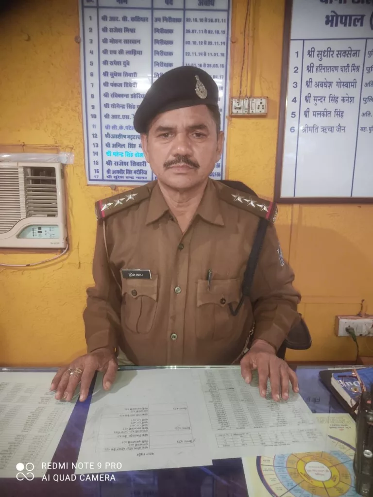 परीक्षा में फेल होने के डर से घर से एक वर्ष पूर्व गायब हुए नाबालिग बालक को छोला पुलिस ने झाँसी से किया दस्तयाब | New India Times