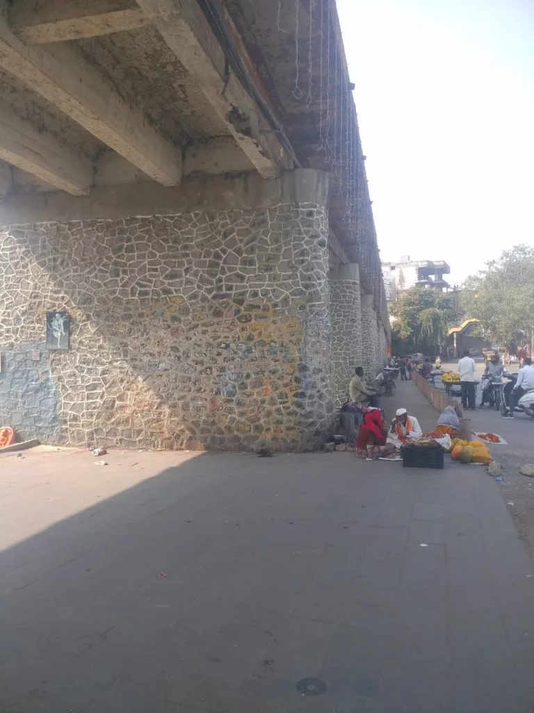 गोदावरी में जल प्रदूषण, पंचवटी घाट पर मिट गई विकास की निशानियां, 2015 के कुंभ में खर्च किया गया था 800 करोड़ रुपये, जर्जर हो गए हैं ब्रिज 2 गोदावरी में जल प्रदूषण, पंचवटी घाट पर मिट गई विकास की निशानियां, 2015 के कुंभ में खर्च किया गया था 800 करोड़ रुपये, जर्जर हो गए हैं ब्रिज | New India Times