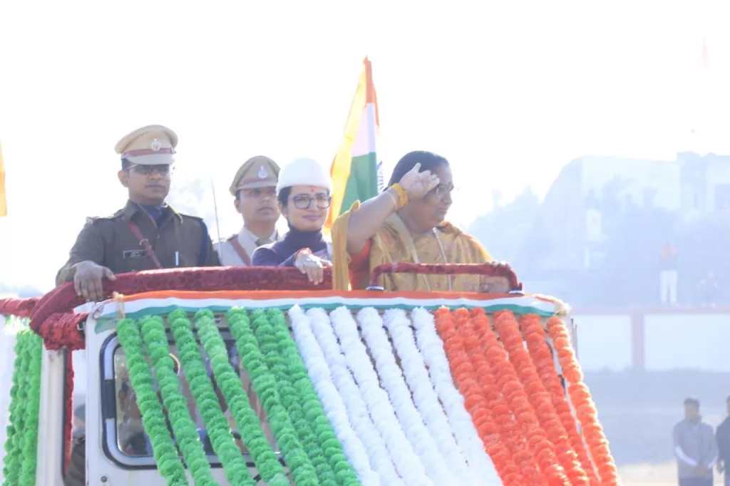 कैबिनेट मंत्री सुश्री निर्मला भूरिया ने 75वें गणतंत्र दिवस समारोह के अवसर पर किया गया ध्वजारोहण 3 कैबिनेट मंत्री सुश्री निर्मला भूरिया ने 75वें गणतंत्र दिवस समारोह के अवसर पर किया गया ध्वजारोहण | New India Times