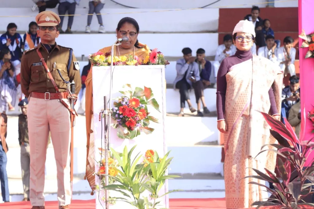 कैबिनेट मंत्री सुश्री निर्मला भूरिया ने 75वें गणतंत्र दिवस समारोह के अवसर पर किया गया ध्वजारोहण 2 कैबिनेट मंत्री सुश्री निर्मला भूरिया ने 75वें गणतंत्र दिवस समारोह के अवसर पर किया गया ध्वजारोहण | New India Times