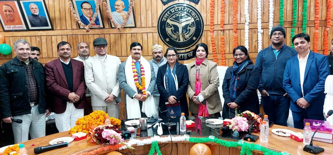 सेवानिवृत्त सीआरओ व सीएमओ को दी गयी विदाई | New India Times