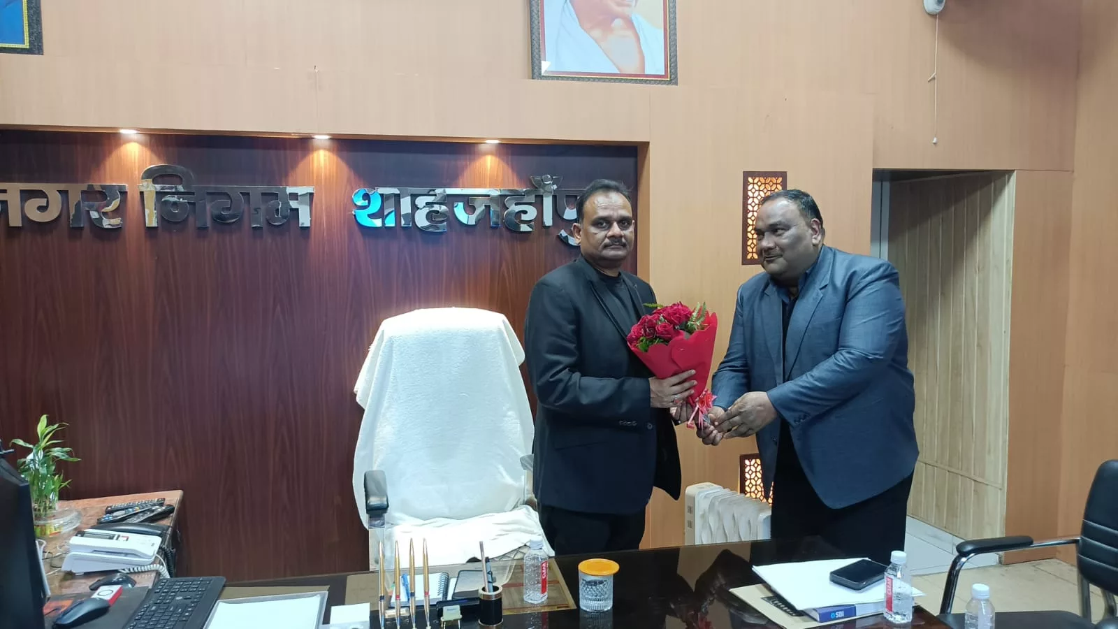 नवागत नगर आयुक्त ने किया कार्यभार ग्रहण | New India Times