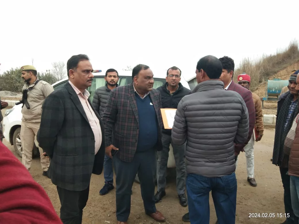 कामता प्रसाद नगर आयुक्त ने नगर की सफाई व्यवस्था का किया निरीक्षण | New India Times