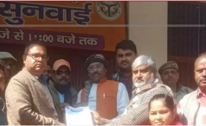 राष्ट्रीय पत्रकार सुरक्षा परिषद के सदस्यों ने मुख्यमंत्री के नाम जिलाधिकारी को सौंपा ज्ञापन | New India Times