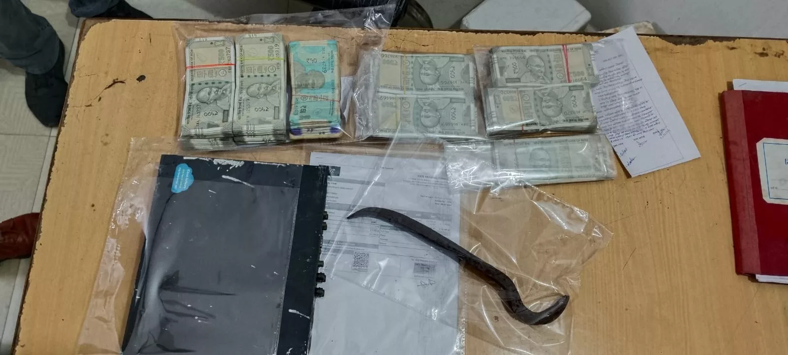 पुलिस द्वारा दो शातिर नकबजनों को घटना के 24 घंटे के अंदर किया गिरफ्तार | New India Times