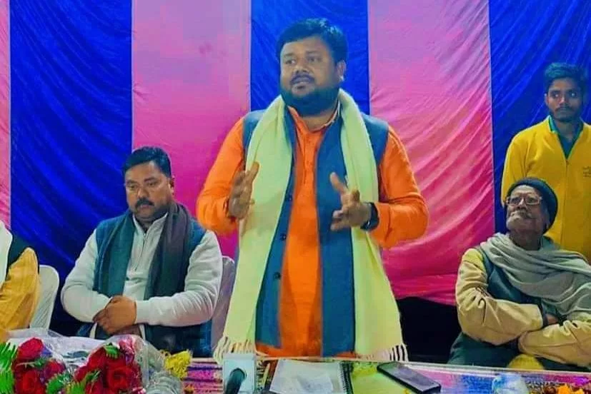 भाजपा जिलाध्यक्ष बृजेश पाण्डेय ने कतर्नियाघाट जंगल क्षेत्र में किया प्रवास | New India Times