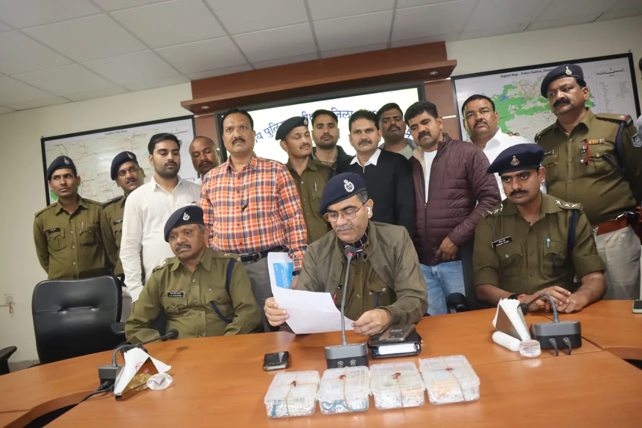 क्राइम ब्रांच व थाना मोहना एवं घाटीगांव पुलिस की संयुक्त टीम ने लूट की घटना का किया पर्दाफाश | New India Times