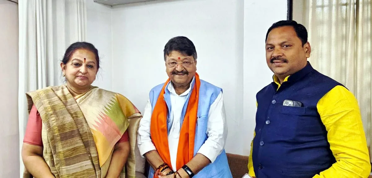 शाहपुर को नगर पालिका परिषद बनाने और स्टेडियम निर्माण के लिए बुरहानपुर की विधायक श्रीमती अर्चना चिटनीस दीदी ने नगरीय विकास एवं आवास मंत्री श्री कैलाश विजयवर्गीय से की मुलाक़ात | New India Times