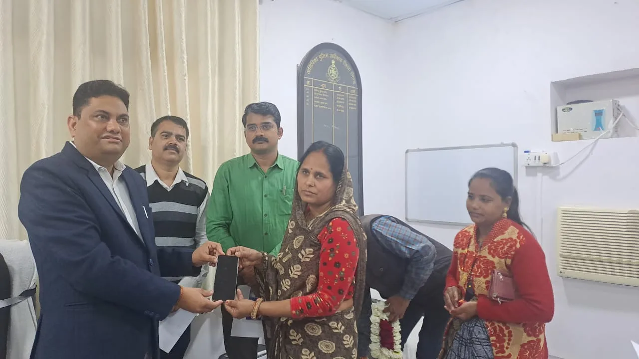 पुलिस अधीक्षक के निर्देशन में साइबर सेल की बड़ी कार्यवाही, एक सौ ग्यारह गुम हुए मोबाइल बरामद कर किए मालिकों के सुपुर्द | New India Times