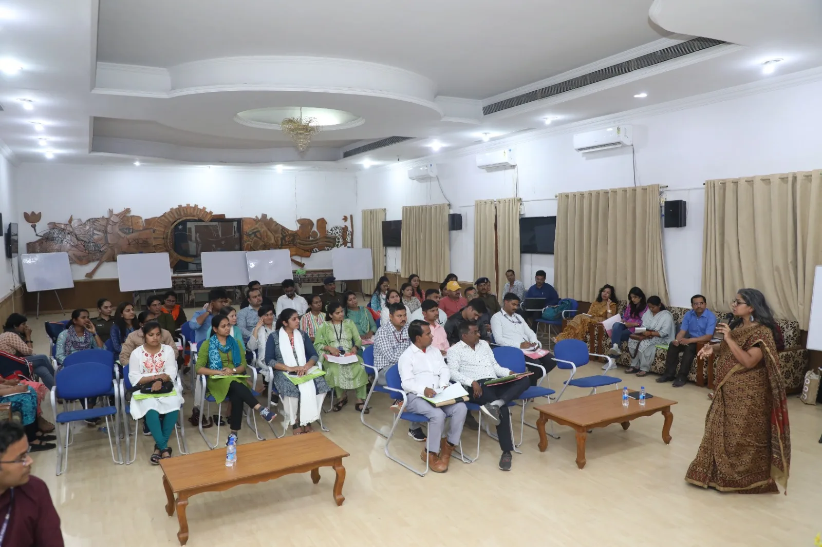 घरेलू हिंसा एवं महिला संबंधी अपराधों से पीड़ित महिलाओं की मानसिक स्थिति पर ध्यान दें: एडीजी श्रीमती श्रीवास्तव | New India Times