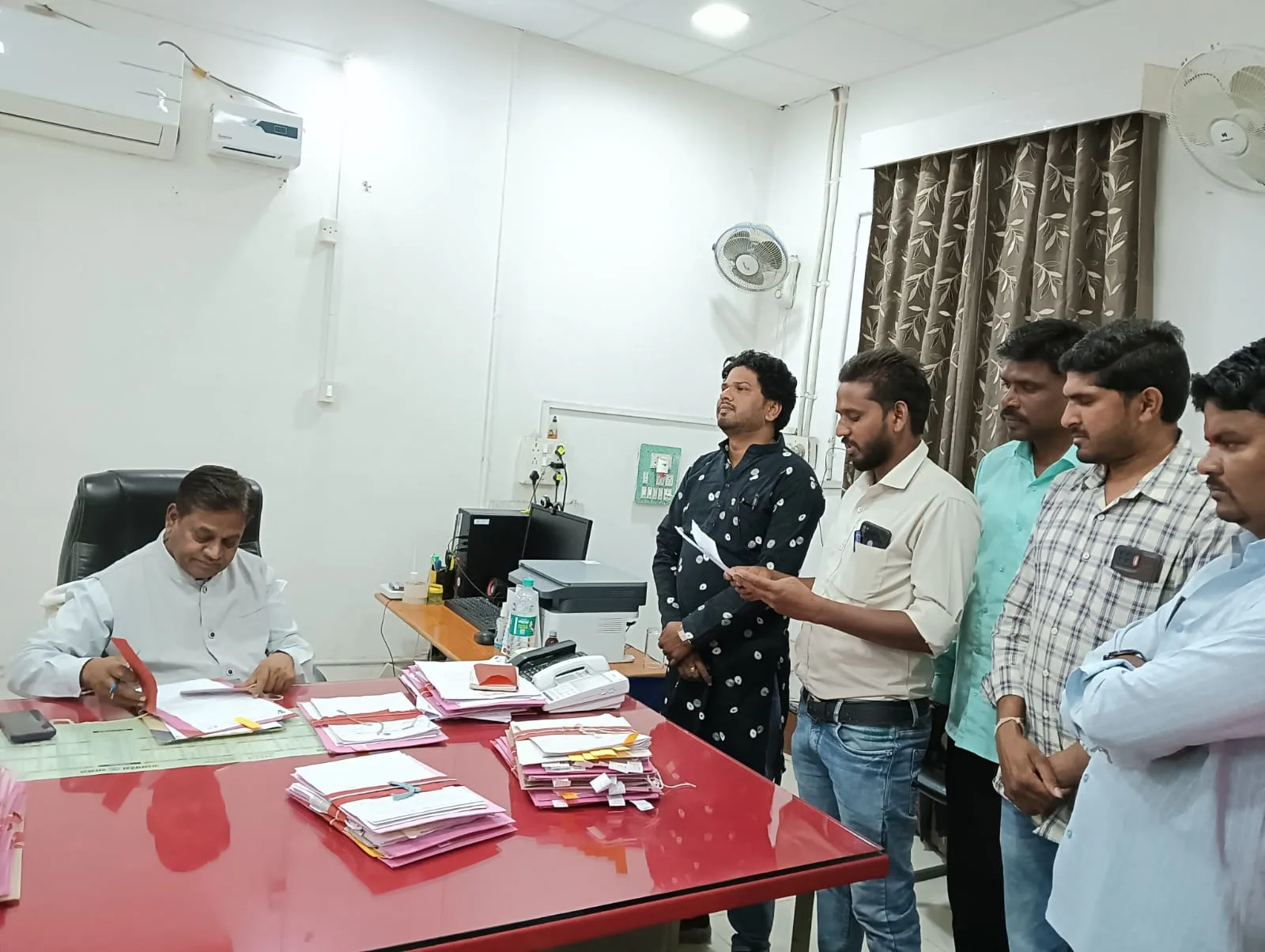 राणापुर बीईओ को हटाने के लिए कलेक्टर के नाम एनएसयूआई ने सौंपा ज्ञापन | New India Times