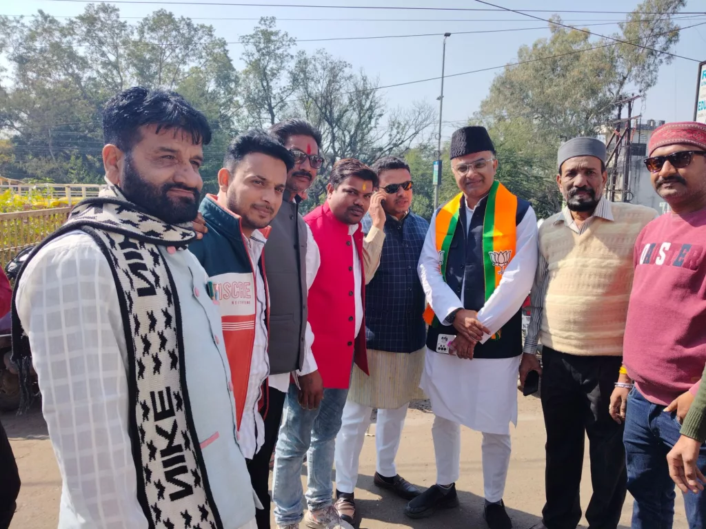 उपचुनाव में निर्वाचित भाजपा पार्षद डॉक्टर रेहान सिद्दीकी ने ली पद व गोपनीयता की शपथ | New India Times