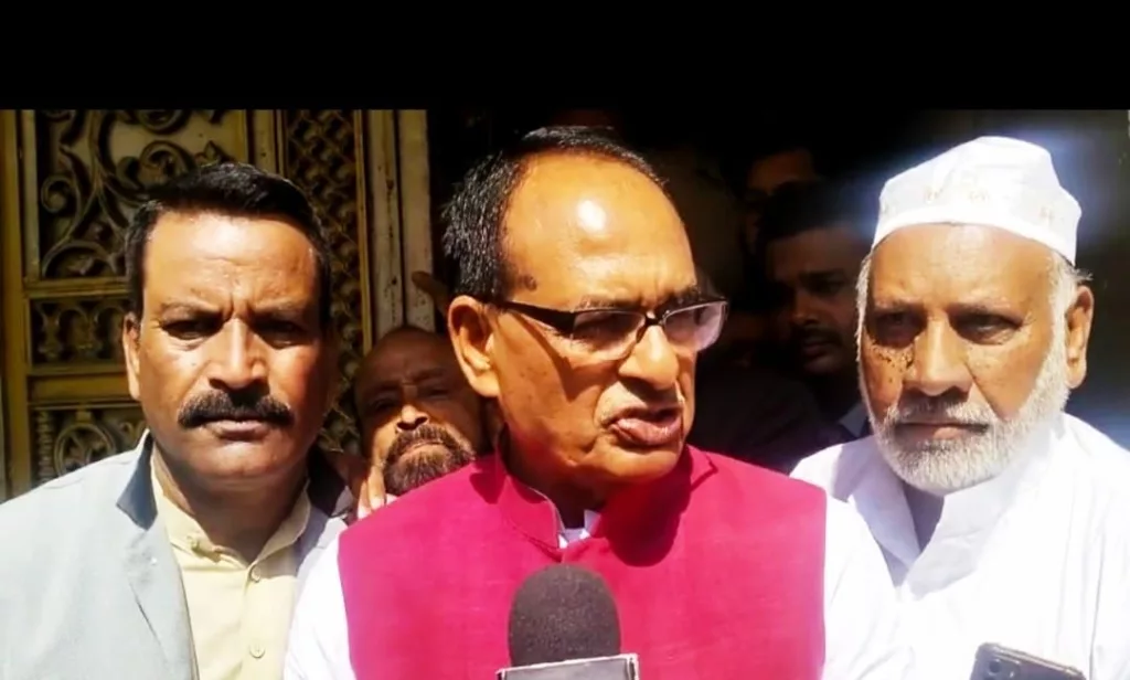 पूर्व मुख्यमंत्री शिवराज सिंह चौहान पहुंचे सलीम कुरैशी के निवास पर | New India Times