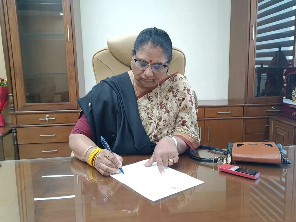 महिला बाल विकास मंत्री सुश्री निर्मला भूरिया का विद्यार्थियों को संदेश: सफलता के लिए स्वयं से प्रतिस्पर्धा करनी चाहिए | New India Times