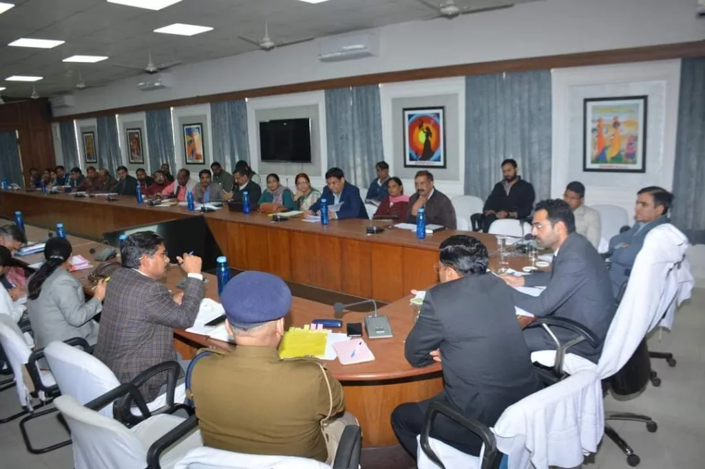 जिला बाल संरक्षण इकाई की त्रैमासिक बैठक आयोजित. शिक्षण संस्थानों के 200 मीटर की परिधि में संचालित शराब ठेकों के संबंध में आबकारी विभाग जांच कर ठोस कार्यवाही करें: जिला कलेक्टर | New India Times