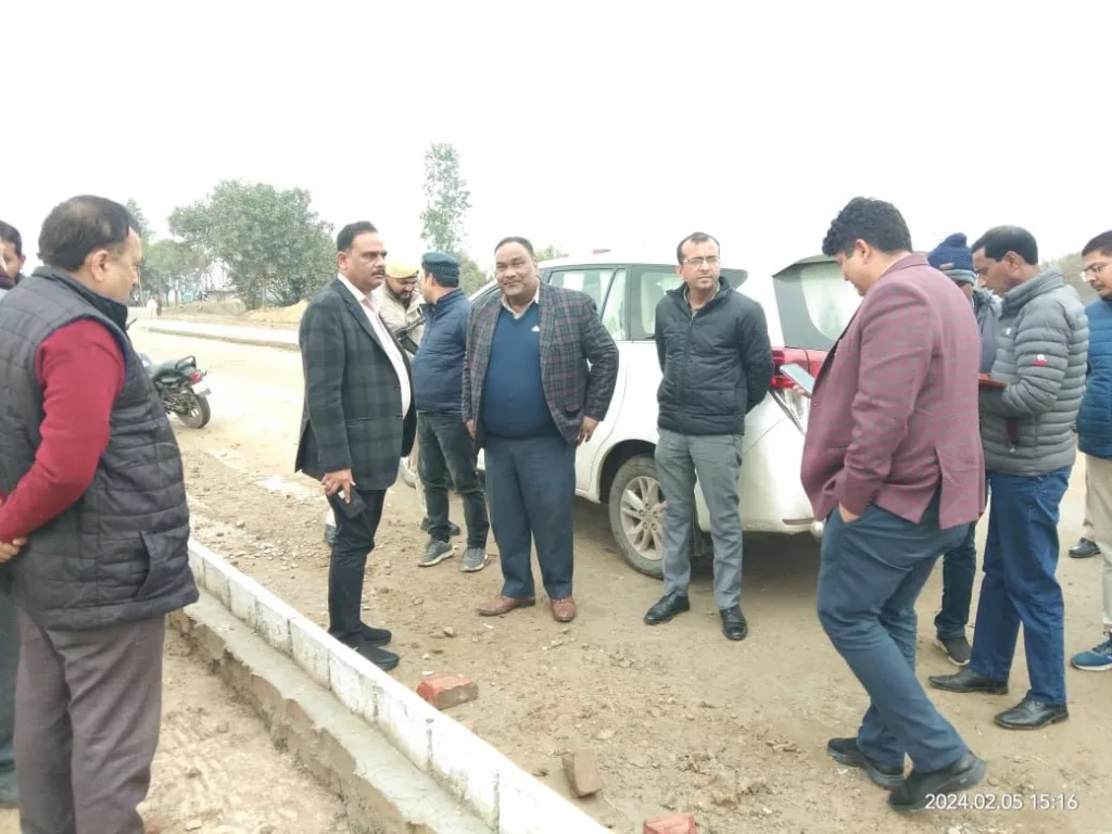 कामता प्रसाद नगर आयुक्त ने नगर की सफाई व्यवस्था का किया निरीक्षण | New India Times