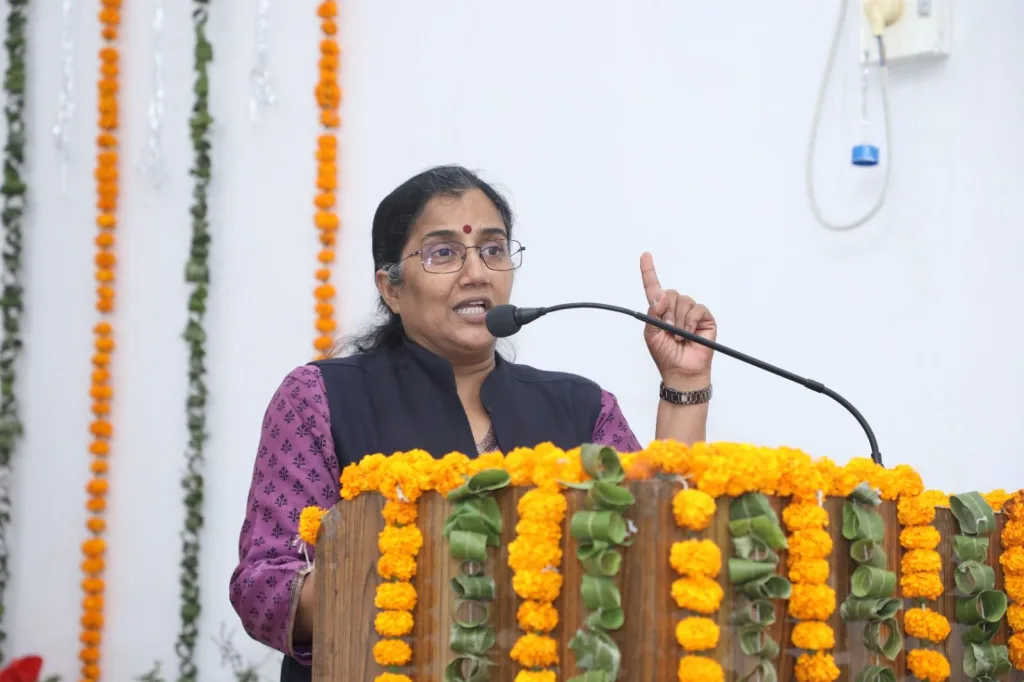 घरेलू हिंसा एवं महिला संबंधी अपराधों से पीड़ित महिलाओं की मानसिक स्थिति पर ध्यान दें: एडीजी श्रीमती श्रीवास्तव 2 घरेलू हिंसा एवं महिला संबंधी अपराधों से पीड़ित महिलाओं की मानसिक स्थिति पर ध्यान दें: एडीजी श्रीमती श्रीवास्तव | New India Times