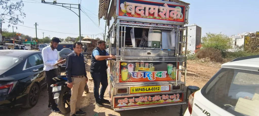 कलेक्टर द्वारा गठित दल ने 10 घरेलू सिलेंडर जप्त एवं एमआरपी से अधिक मूल्य पर प्रकरण दर्ज | New India Times