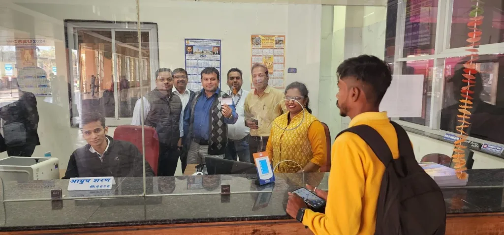 भोपाल स्टेशन पर क्यूआर स्कैन कर जनरल (अनारक्षित) टिकट बनवाने की सुविधा शुरू | New India Times