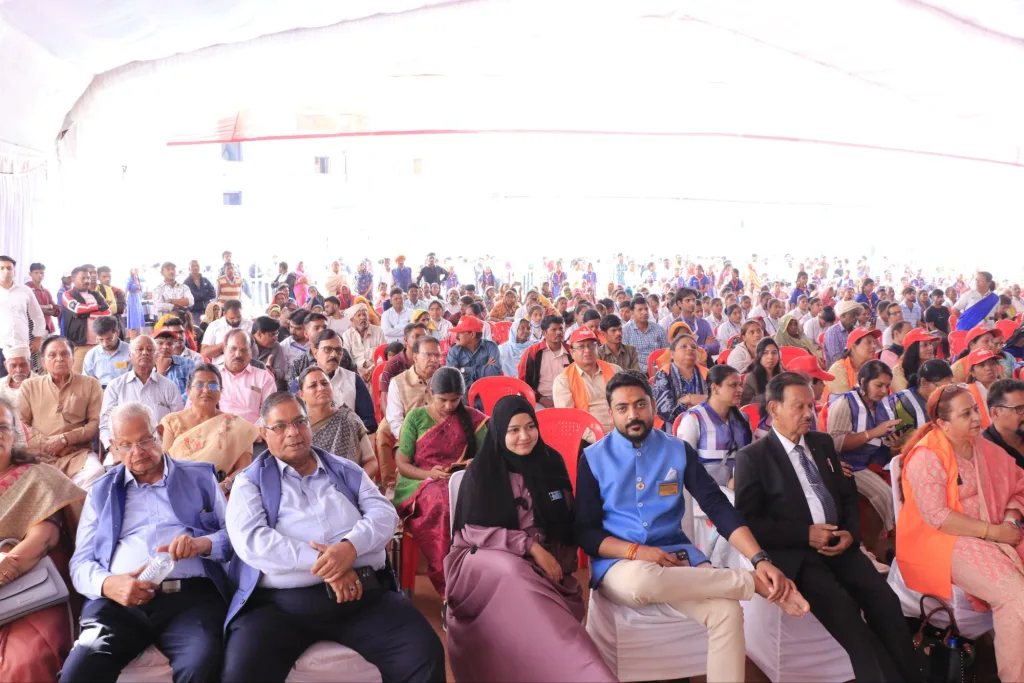 राज्यपाल श्री मंगुभाई पटेल ने झाबुआ में निःशुल्क राहत मेगा स्वास्थ्य एवं सर्जरी शिविर का किया भव्य शुभारंभ | New India Times