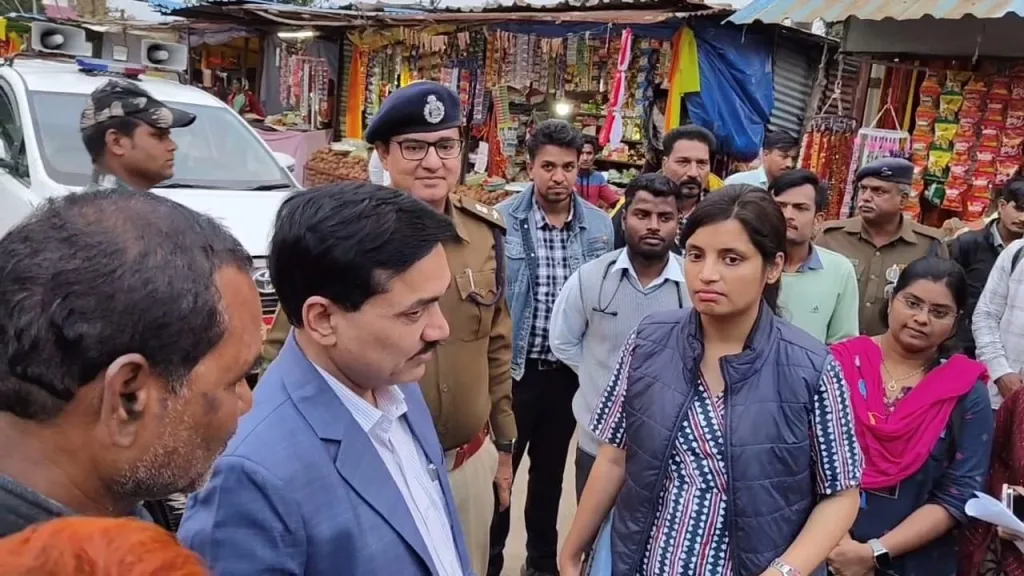 कलेक्टर और पुलिस अधीक्षक ने महादेव मेले की तैयारी का लिया जायज़ा, जन भागीदारी की अनियमिताओं पर उठाए सवाल | New India Times