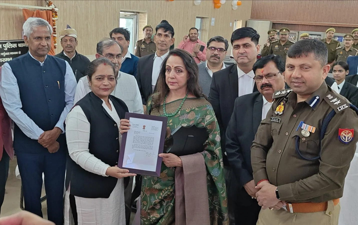सांसद हेमा मालिनी द्वारा स्पेशल डीजीसी अलका उपमन्यु को किया सम्मानित | New India Times