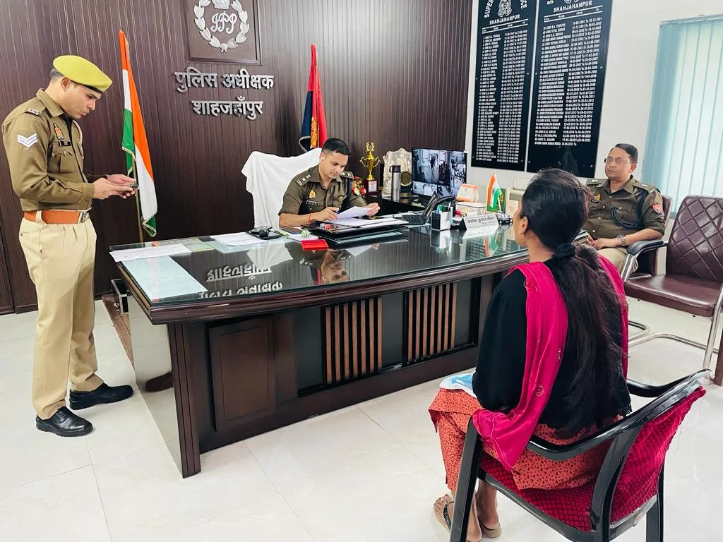 एसपी अशोक कुमार मीणा ने अपने कार्यालय में फरियादियों की सुनी समस्याएं | New India Times