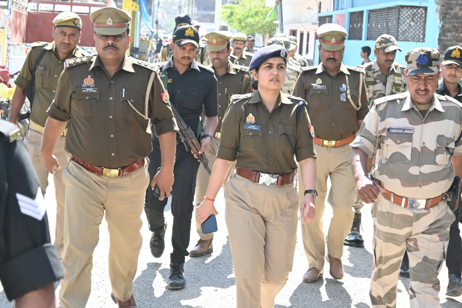 आगामी त्योहारों व लोकसभा चुनाव 2024 को ध्यान में रखते हुए थाना बांसी व सीआईएसएफ की संयुक्त टीम द्वारा किया गया फ्लैग मार्च | New India Times