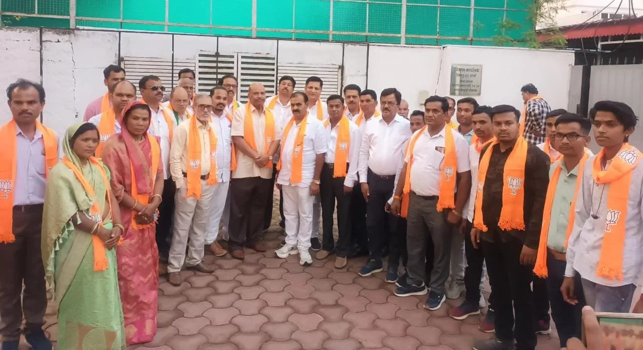 लोकसभा चुनाव से पहले कमलनाथ के गढ़ भाजपा का खेला, जुन्नारदेव के कांग्रेसी भाजपा में शामिल, क्या लोकसभा चुनाव में पड़ेगा फर्क | New India Times