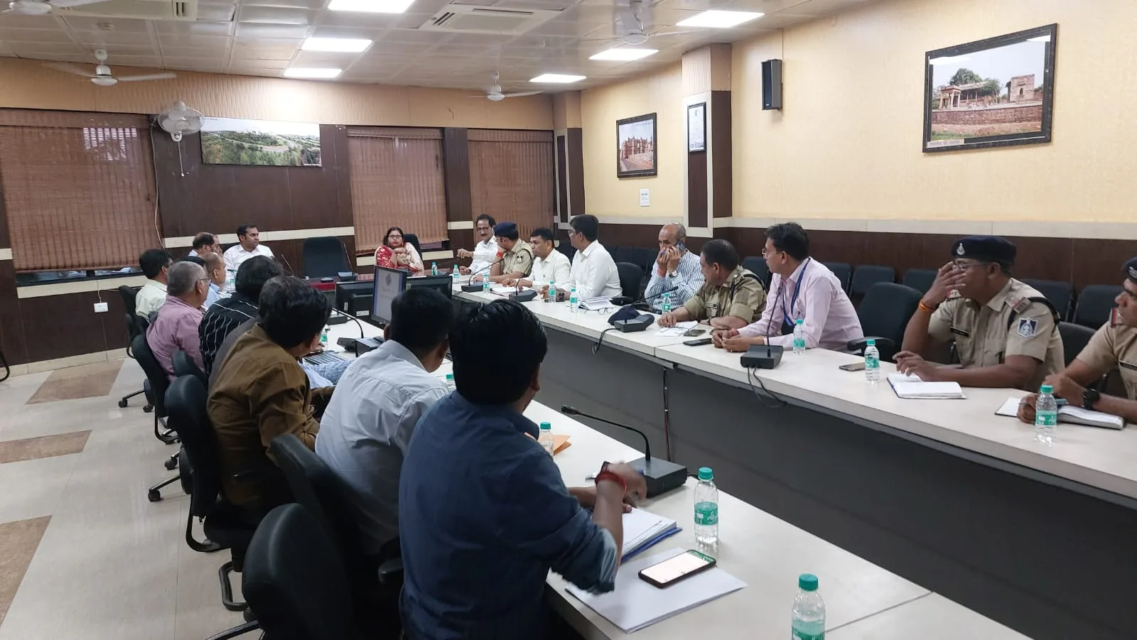 संदेहास्पद लेन-देन व परिवहन, अवैध मदिरा, टोकनों के बदले उपहार आदि पर रहेगी पैनी नज़र | New India Times