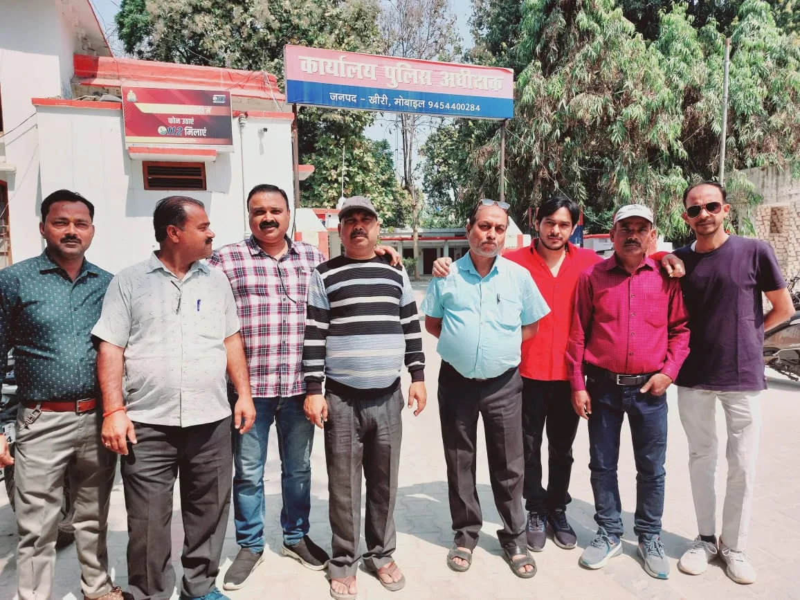 डग्गामार बसों के संचालन से आक्रोशित अनुबंधित बस यूनियन के नेताओं ने एसपी से की मुलाकात | New India Times