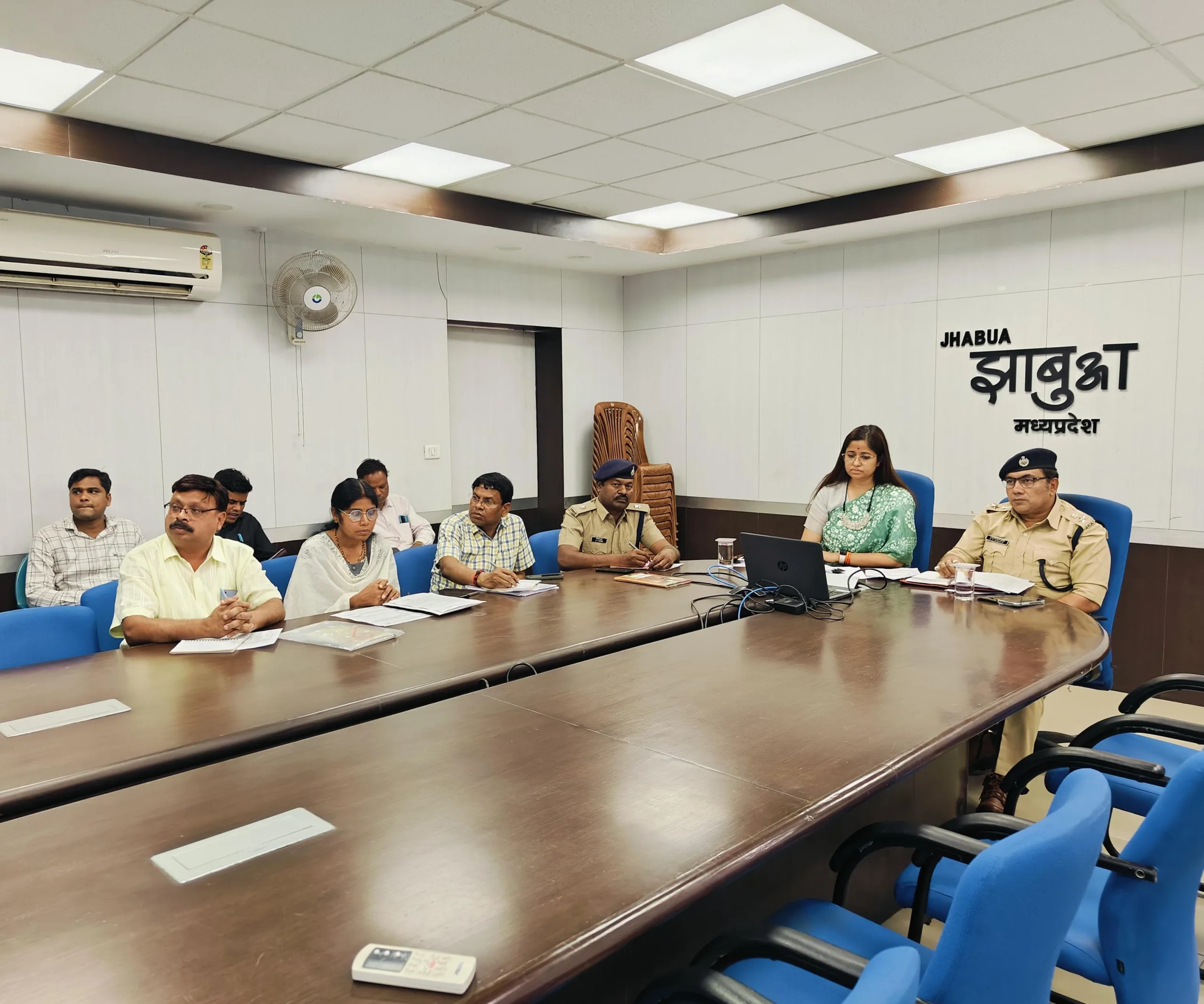 आबकारी व कॉमर्शियल टैक्स (GST) से संबंधित इंदौर संभाग में समीक्षा बैठक की गई आयोजित | New India Times