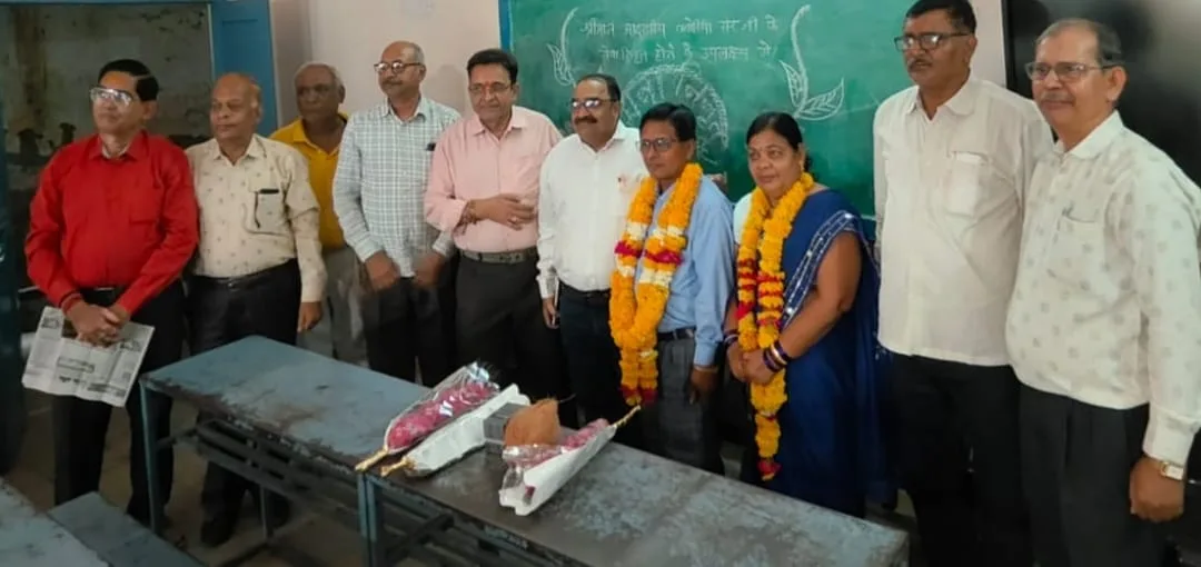 सिंधीपुरा स्कूल के यूडीटी नरेंद्र बनोरिया की सेवा निवृत्ति पर विदाई समारोह की गई आयोजित | New India Times