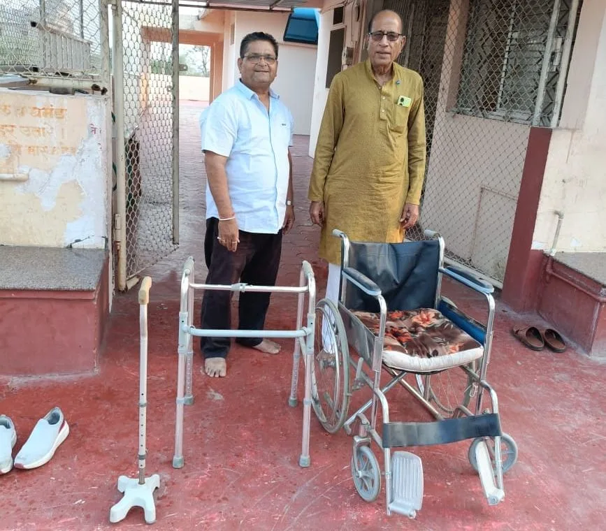 बाबा गिरी जी महाराज की स्मृति में रोटरी क्लब स्वास्थ्य केंद्र बुरहानपुर को की गई सामग्री भेंट 2 बाबा गिरी जी महाराज की स्मृति में रोटरी क्लब स्वास्थ्य केंद्र बुरहानपुर को की गई सामग्री भेंट | New India Times