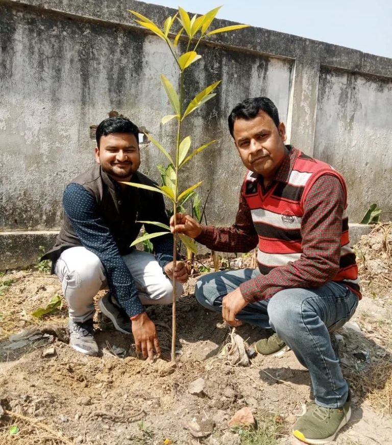 राष्ट्रीय सेवा योजना के तीसरे दिन आयोजित किया गया वृहद वृक्षारोपण कार्यक्रम, हमें अधिक से अधिक वृक्ष लगाना चाहिए:&nbsp; माता प्रसाद पाण्डेय | New India Times