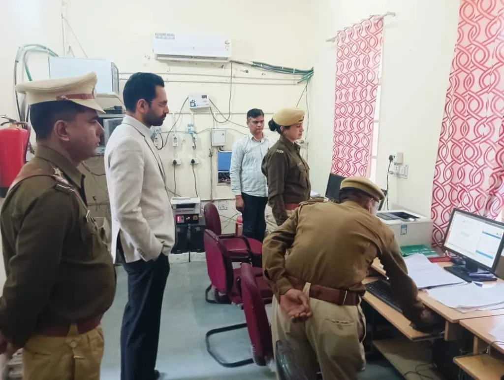 जिला कलेक्टर चौधरी ने जिला सैनिक कल्याण कार्यालय, उद्योग नगर थाना, महिला थाना सहित केंद्रीय विद्यालय का किया निरीक्षण | New India Times