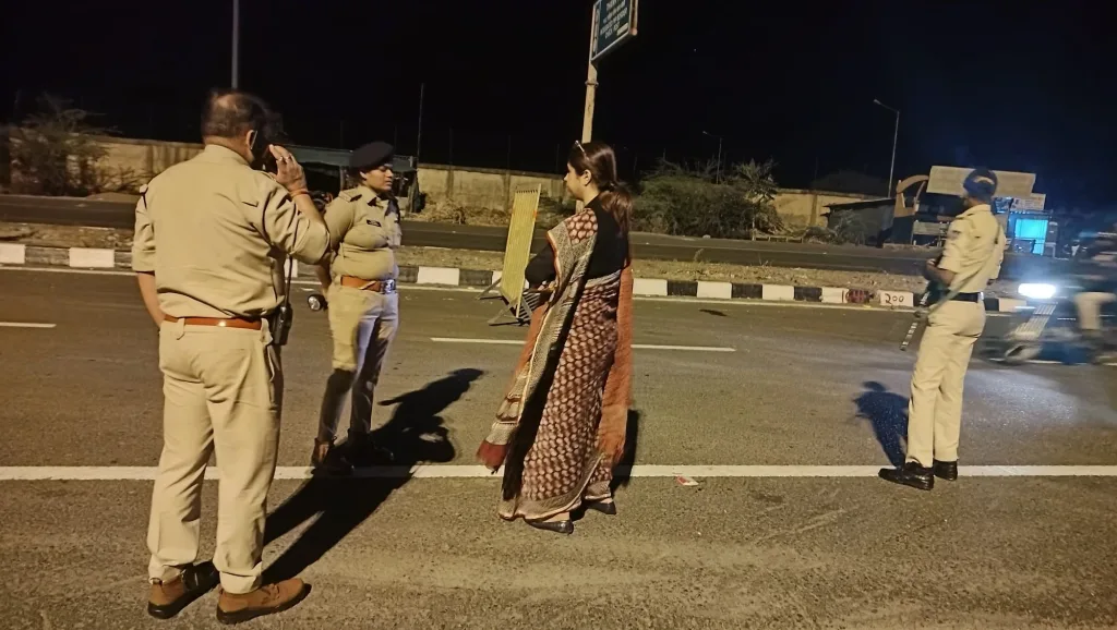 कलेक्टर द्वारा अंतर्राज्यीय सीमा चेकपोस्ट का किया गया निरीक्षण | New India Times